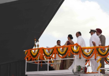 Elizabeth Antony with Defense Minister AK Antony and Chief Of Naval Staff Admiral Nirmal Verma during the rituals before launching the ship.
