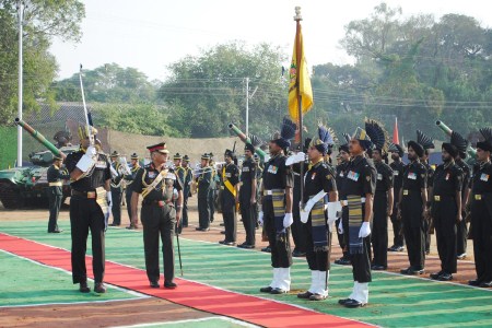 The army chief inspecting a Skinner's Horse honor guard.
